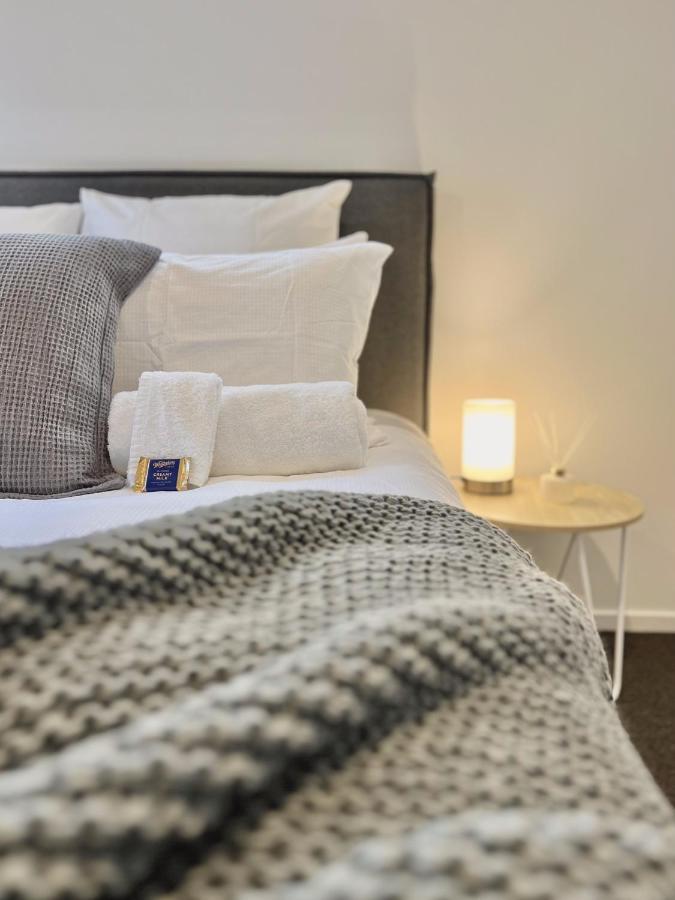Modern & Central City - By Kosh Bnb Hamilton Eksteriør bilde